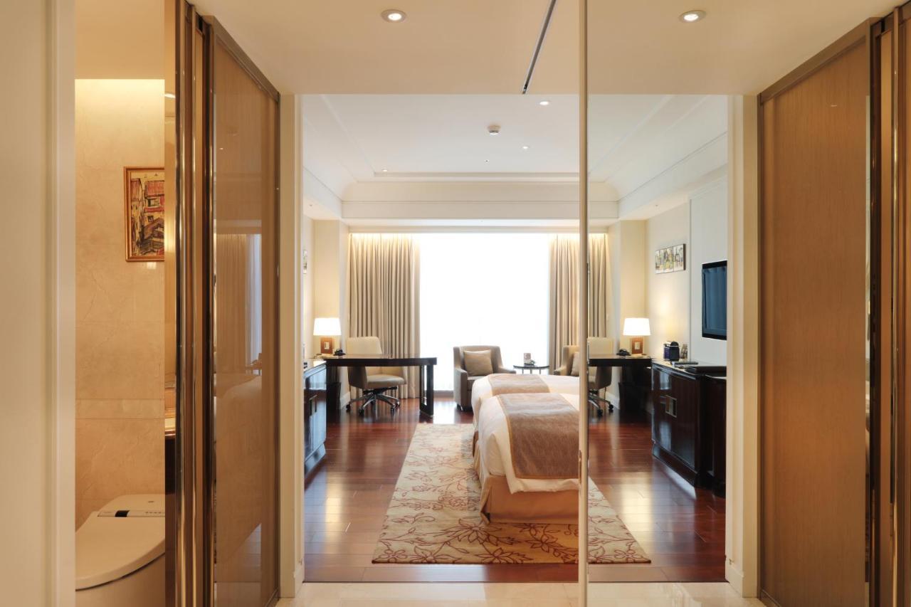 The Okura Prestige Taipei Hotel Bagian luar foto A suite at the Mandarin Oriental, Munich