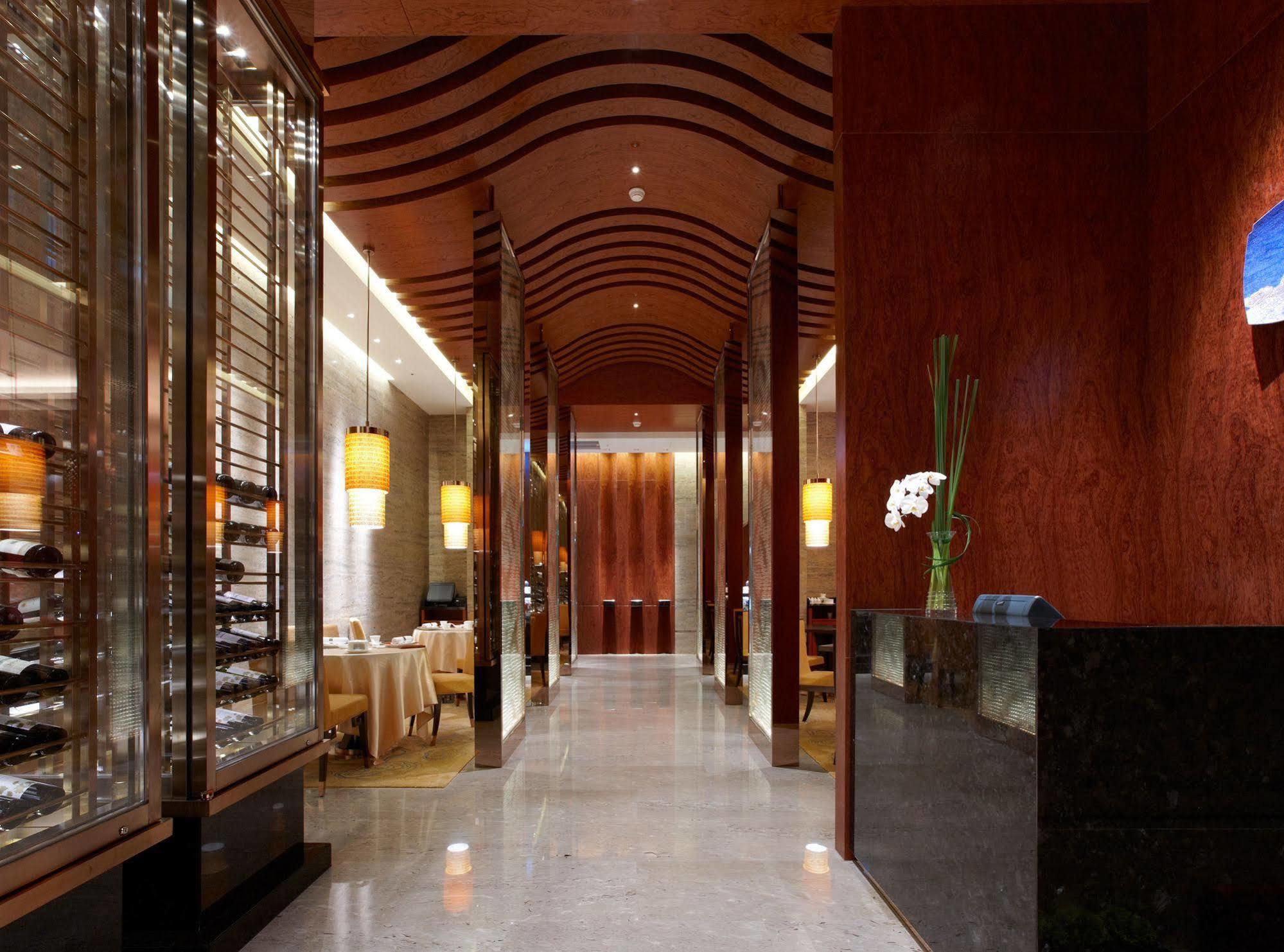 The Okura Prestige Taipei Hotel Bagian luar foto The interior of the restaurant