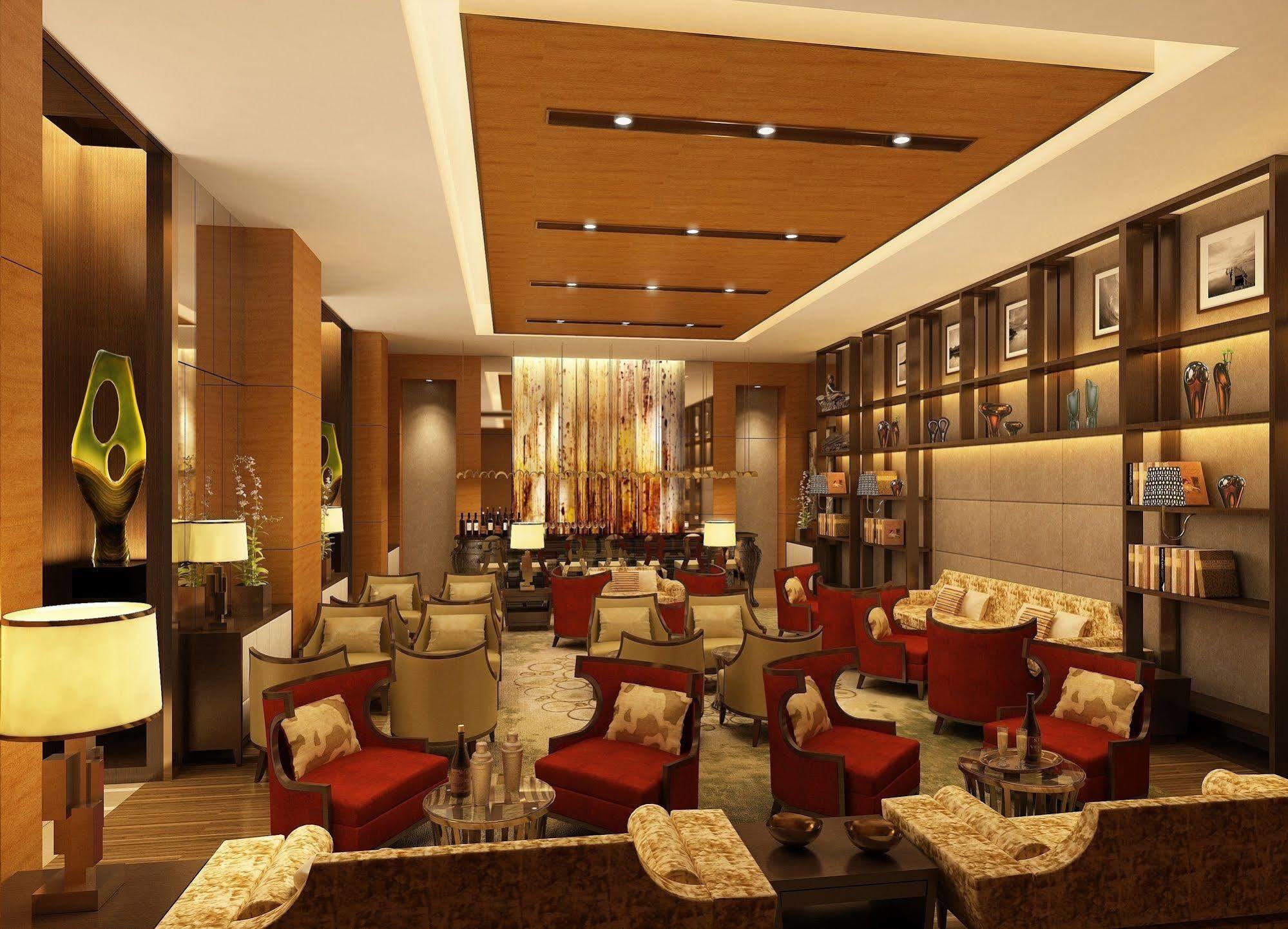 The Okura Prestige Taipei Hotel Bagian luar foto The lounge at the airport
