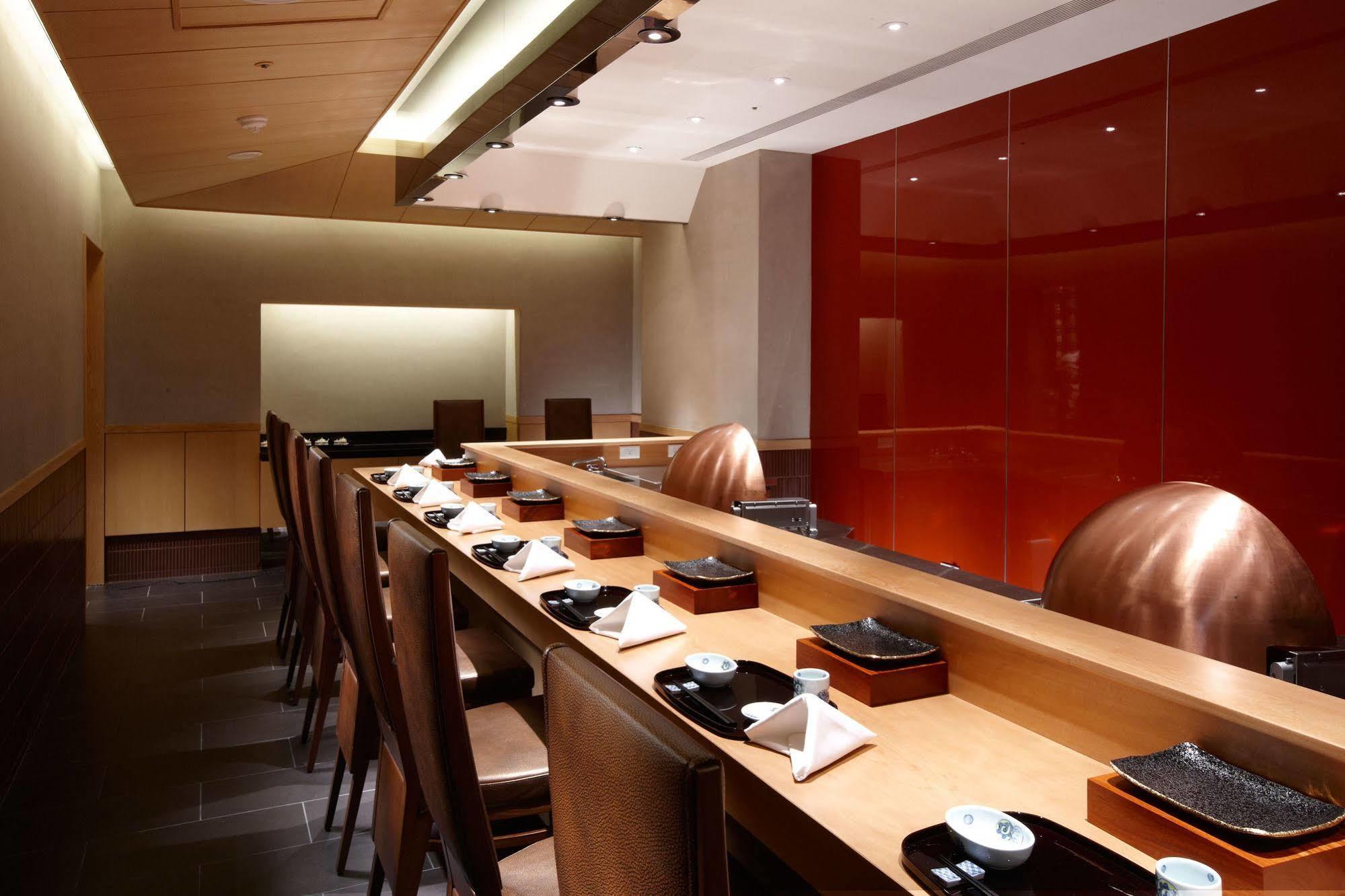 The Okura Prestige Taipei Hotel Bagian luar foto Interior of a sushi bar